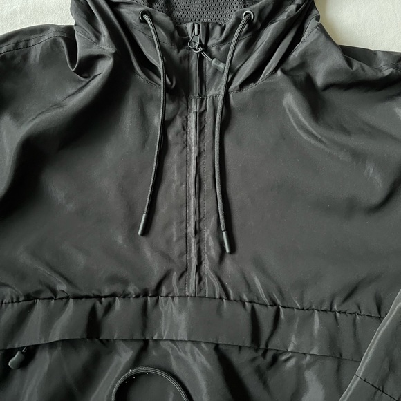WindBreaker Jacket - Picture 8 of 9